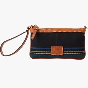 Dooney & Bourke Tartan large zip wristlet - black